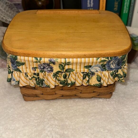 LONGABERGER Handwoven Small Wooden Basket with a Cotton Floral Lining - Picture 1 of 10